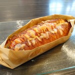 ブランジェリー タカギ - 沖縄ウインナーのホットドック300円