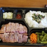 肉料理と赤ワイン ニクバルダカラ - 