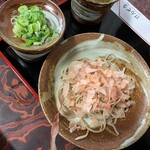 けんぞう蕎麦 - おろし蕎麦・大。990円