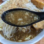 らーめん  忍者 - 背脂浮かぶニボニボなスープ