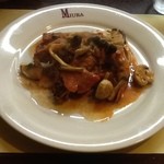 洋食 三浦亭 - 大海老とキノコのトマトクリームソース