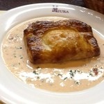 洋食 三浦亭 - サーモンとズワイガニのパイ包み焼き