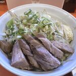 ちばから - 再訪問 2021/06 油そば醤油(きざみ豚・温玉付き) 「ニンニクアブラネギ」(1,070円)