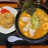 Rapita - 味噌ラーメンと半チャーハンのセット(930円税)です。