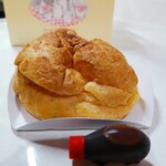 蜂の家 - 料理写真:女王シュークリーム　いただきます(^○^)