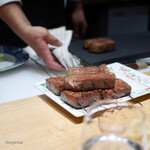 肉割烹 岡田前 - 