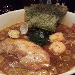 麺屋 優創 - 甲殻類の優美な旨味、魚介系の優雅な旨味、そして味噌の旨味が三神合体！