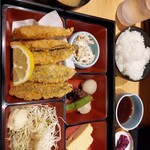 あまのじゃく - 日替わり定食(アジフライ)