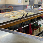 Okonomiyaki Kapu - 鉄板のお手入れはバッチリです