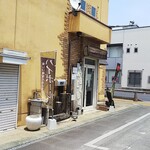 風凛/TABELBA - 駅側から見る宮倉ビルの外観