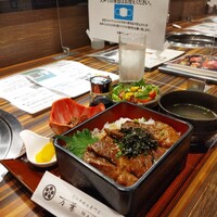 近江牛専門店 万葉 まえだ亭 - 焼肉重御膳1400円
