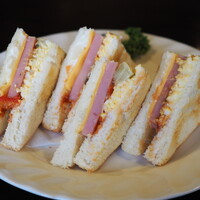 きゃんす しゃんす やんす らんぷ 刻 とき の止まった様な落ち着く店内でいただく香り高い珈琲を飲めば身も心もほっこりできます 完全分煙 By Noribeat 珈琲屋らんぷ 草津駒井沢店 栗東 喫茶店 食べログ