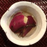 居酒屋 ふる - 目鯛の西京焼き膳 1000円 の薩摩芋の煮物