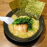 横浜家系ラーメン 本郷家 - 