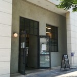 ブリコラージュ ブレッド アンド カンパニー - パンはテイクアウトお持ち帰りしました。お気に入りのディンケル1/4です。