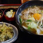 関東食市 - スタミナラーメン(半炒飯付き)