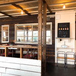 A to Z cafe - 内観（部屋の中に家）