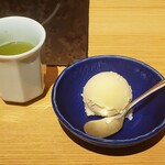 しゃぶしゃぶ・日本料理 木曽路 - デザートのアイス
