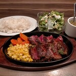 個室×ビストロ Borghini - ハラミステーキ定食1200円