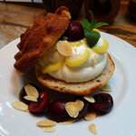 クルミドコーヒー - クルミドケーキクリーム チェリー730円