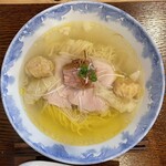 Ramen FeeL - わんたん入り塩らぁ麺