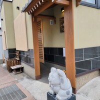 小判寿司 棚倉 - 招き猫がお出迎え