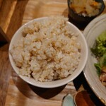 野菜とつぶつぶ アプサラカフェ - 玄米ご飯