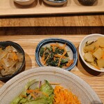 野菜とつぶつぶ アプサラカフェ - 小鉢３種