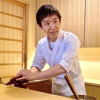 日本料理FUJI - ご主人の藤岡さん。お若く男前・・・というより俳優のような爽やかさ。あ〜、さもありなん。