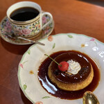 cafe DECO - 料理写真:珈琲と大人のプリン