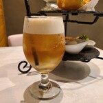 ミズ カサブランカ  - 金色泡茶は最初の1杯でつく