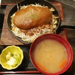 izakayadainingumisuya - 鉄板ハンバーグご飯大盛り（デミグラスソース）