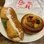 Edy's Bread - 彩り野菜のキーマカレーパン、タルタルフィッシュコッペ
