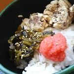 Yudetarou - 「焼鯖ごはん」には、焼鯖･明太子･高菜がトッピング⤴