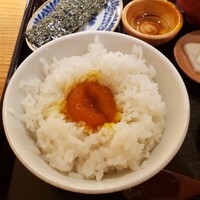 和み酒 仁 - 黄身の醤油漬け。醤油も一緒にイン！絶品です。