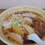 東華 - 雲呑麺(並)580円