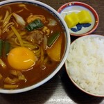 太田屋 - 煮込みうどん、生卵入り。小ライス(税込計970円)