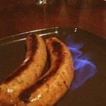 BEBE - ズブロッカ入りの鹿肉ソーセージに火をつけて