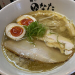 自家製麺 麺や ひなた - 料理写真:天草大王　塩ラーメン　味玉トッピング