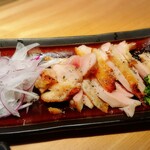 炭火焼鳥と水炊き 五郎一 - 冠地鶏のたたき