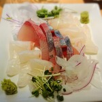 炭火焼鳥と水炊き 五郎一 - カンパチの刺身&鯛の刺身