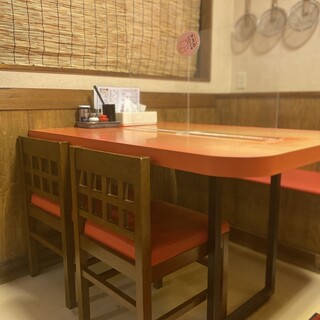 2～4名席