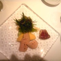 クッチーナ イタリアーナ ガッルーラ - この前にさわらのカルパッチョがありました。これも美味しい、写真はフォアグラのマンゴソース。抜群です。これは以前にも食べたかな？