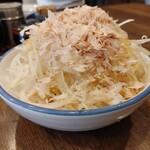 とんかつ 王龍 - さらし玉ねぎ