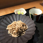 白 - 一汁山菜に追加して手打ち蕎麦も