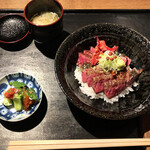 白 - 4種のメインより大和牛ステーキ丼を選択(+1100円)