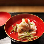 白 - 椀物は鱧 胡麻豆腐 蓴菜