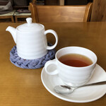 サララ&サンライス - 紅茶はたっぷりカップに2杯分あります
