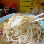 ラーメン 盛太郎 - ラーメン（中盛、野菜マシマシ、背脂少し）790円