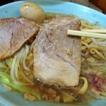ラーメン 盛太郎 - ラーメン（中盛、野菜マシマシ、背脂少し）790円